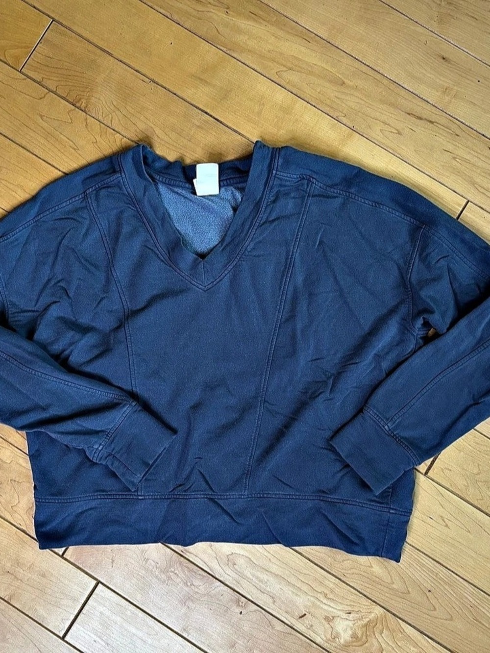 Lolë Blue V-Neck Pullover Size Medium